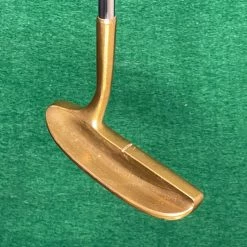 Old Master SM USA Plumb Mark 35" Brass Putter Golf Club -Putter Sales img 1546 b10c60fc 7028 4ad0 ac50 9330d96ba08c scaled